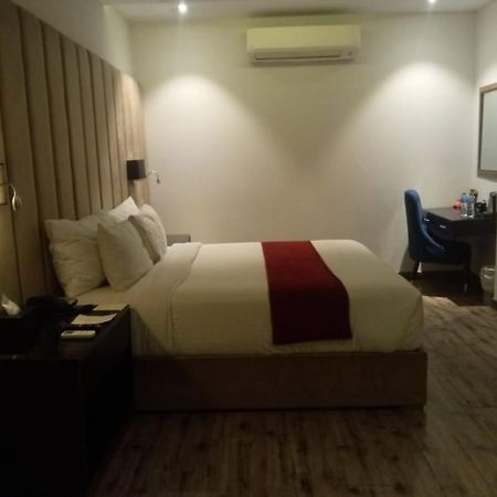 Grand Ittehad Boutique Hotel Лахор Екстериор снимка