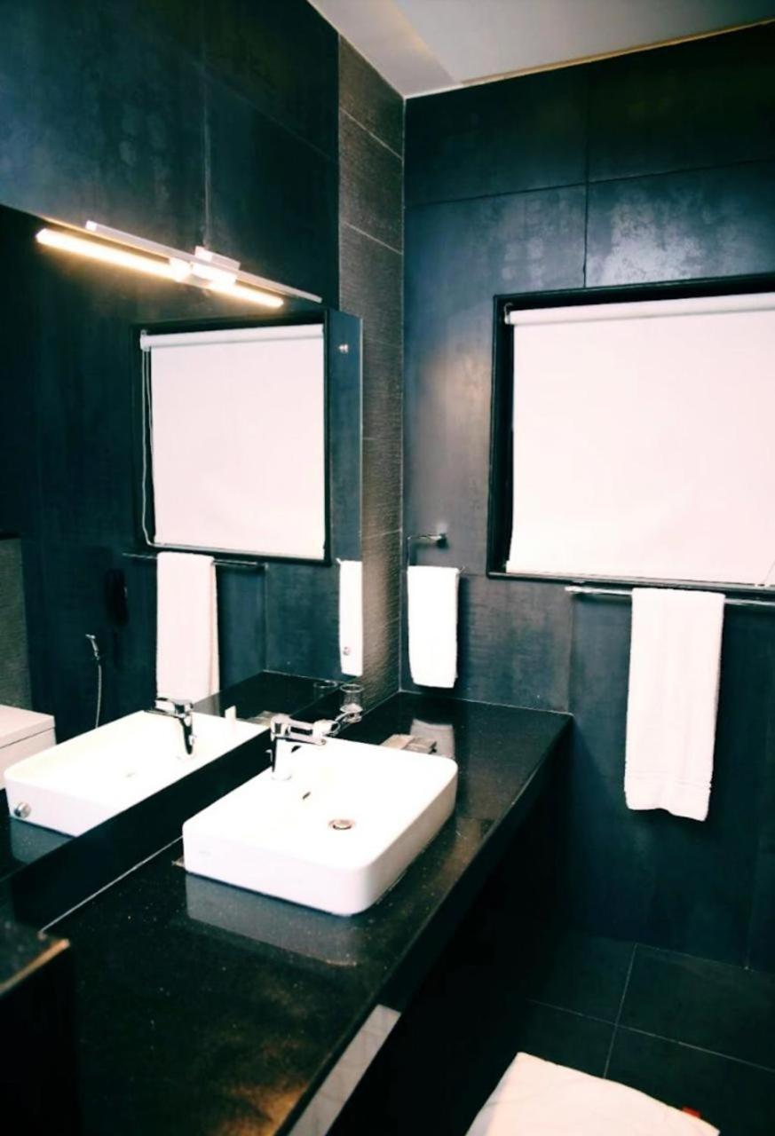 Grand Ittehad Boutique Hotel Лахор Екстериор снимка
